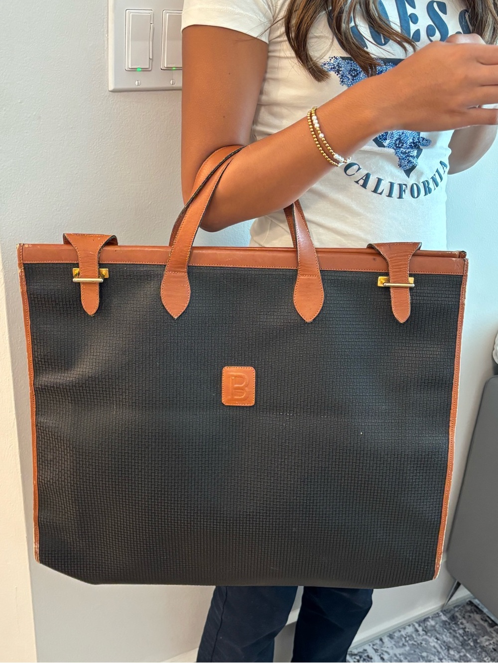 Vintage Bally Travel/Large  Bag gold tone hardware no significant flaws or wear